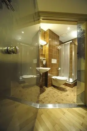 Basic Tek Büyük Yataklı Oda