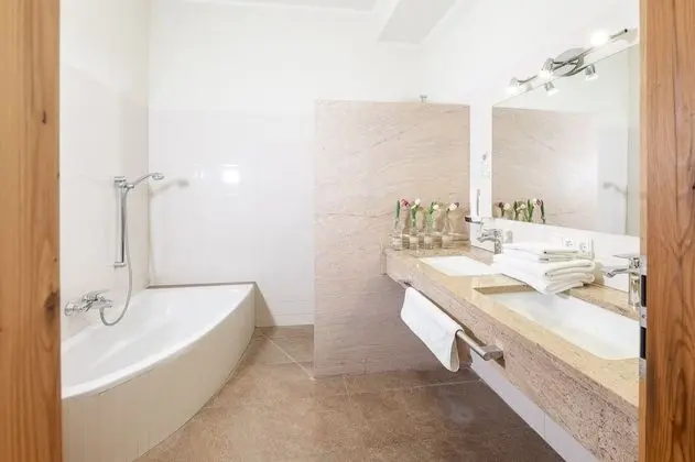 Comfort Üç Kişilik Oda, Banyolu/Duşlu