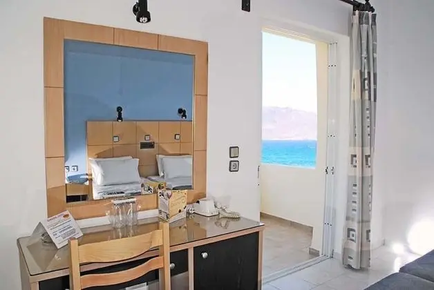 Tek Büyük veya İki Ayrı Yataklı Oda, Deniz Manzaralı