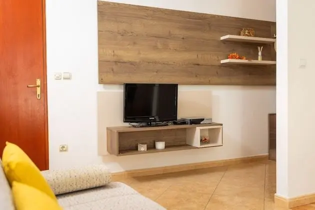 One-Bedroom Apartment with Balcony