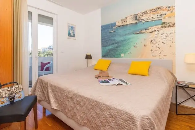 Two-Bedroom Apartment with Balcony and Sea View