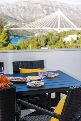 Two-Bedroom Apartment with Balcony and Sea View