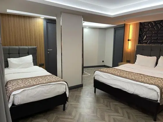 Triple, Şehir Manzaralı
