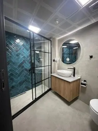Triple, Şehir Manzaralı
