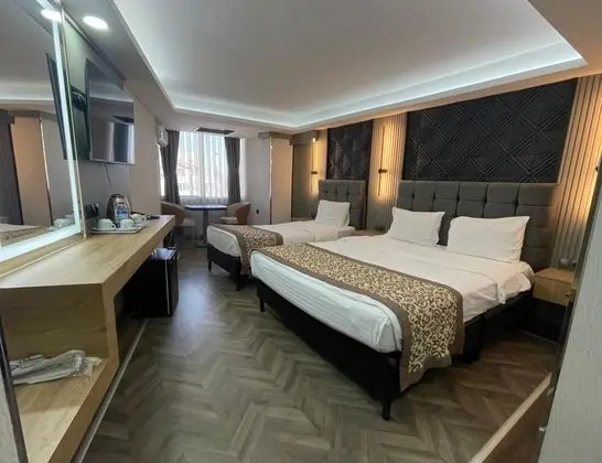 Triple, Şehir Manzaralı