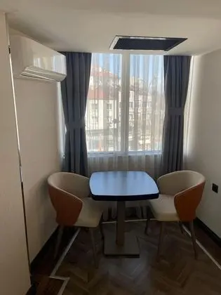 Triple, Şehir Manzaralı