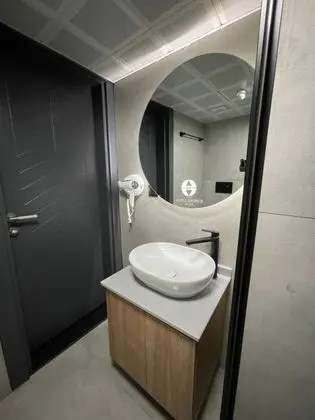 Triple, Şehir Manzaralı