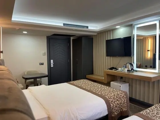 Triple, Şehir Manzaralı