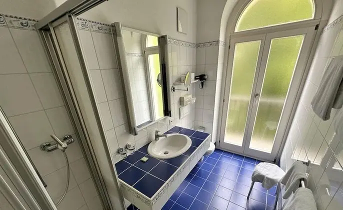 Deluxe Dört Kişilik Oda, Göl Manzaralı