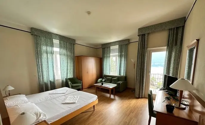 Deluxe Dört Kişilik Oda, Göl Manzaralı