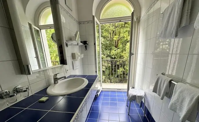 Deluxe Dört Kişilik Oda, Göl Manzaralı