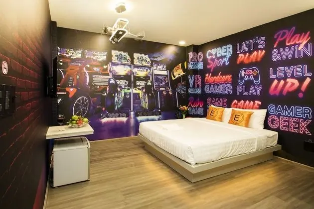 Deluxe Tek Büyük Yataklı Oda