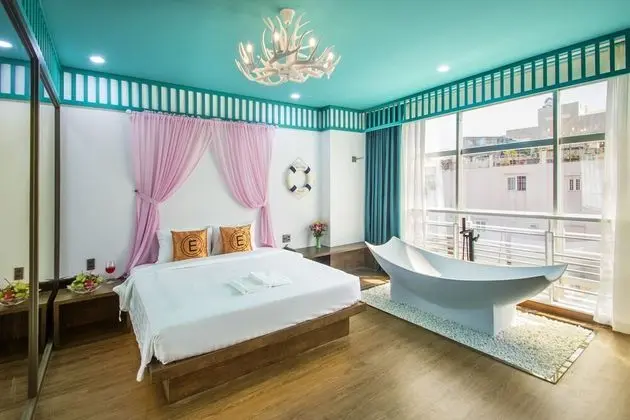 Luxury Tek Büyük Yataklı Oda