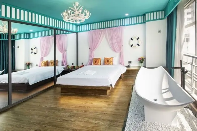 Luxury Tek Büyük Yataklı Oda