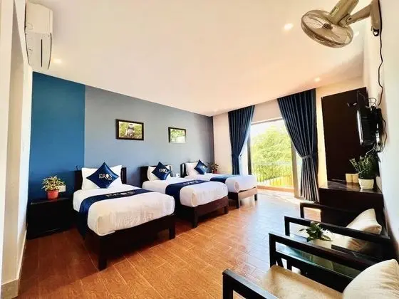 Deluxe Üç Kişilik Oda