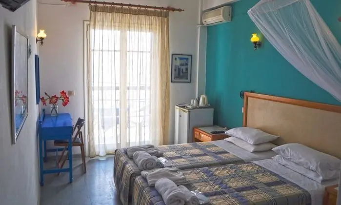 Tek Büyük veya İki Ayrı Yataklı Oda, Deniz Manzaralı