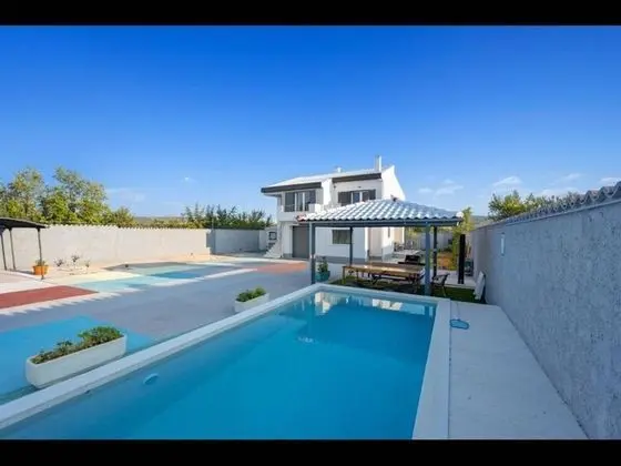 Villa, 6 Yatak Odası, Sigara İçilebilir, Balkon