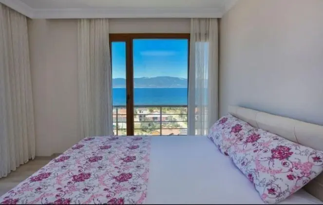 Aile Odası, Deniz Manzaralı, Balkonlu