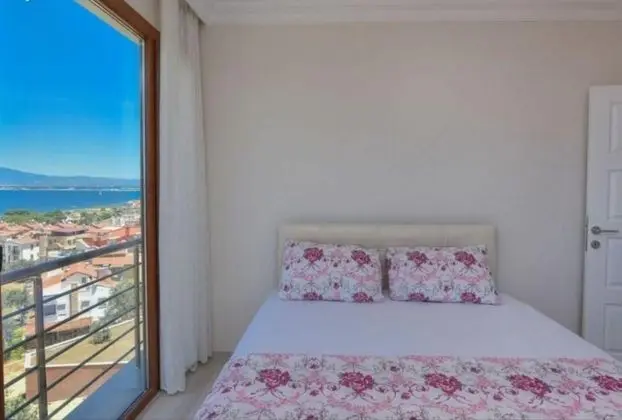 Aile Odası, Deniz Manzaralı, Balkonlu