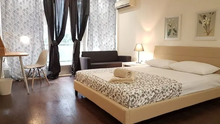 Apart Daire, 6 Yatak Odası