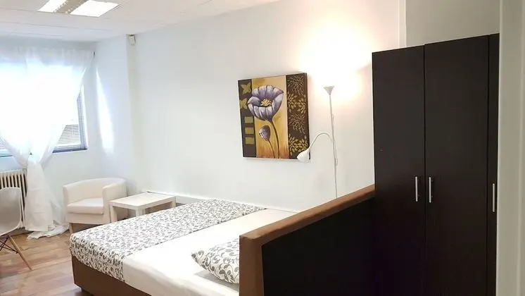 Apart Daire, 6 Yatak Odası