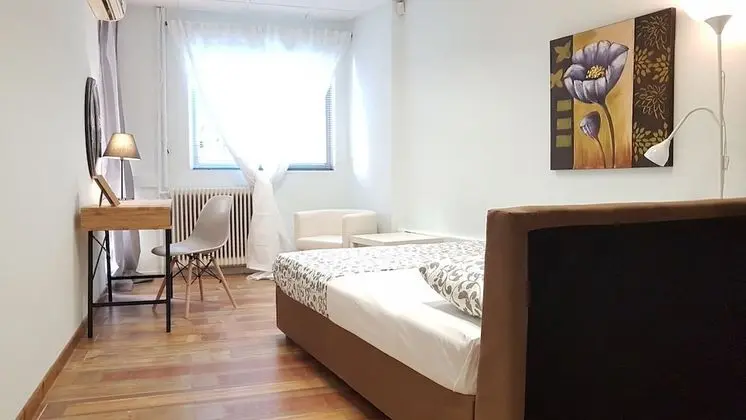 Apart Daire, 6 Yatak Odası