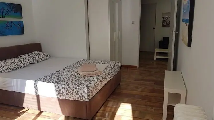 Apart Daire, 6 Yatak Odası