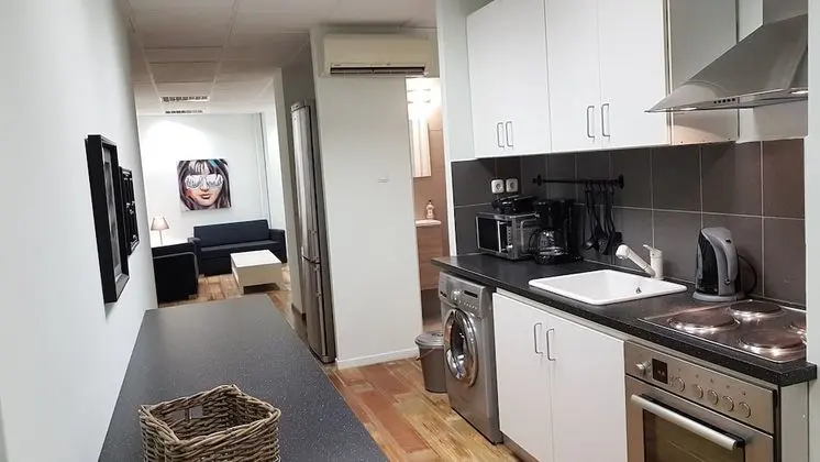 Apart Daire, 6 Yatak Odası