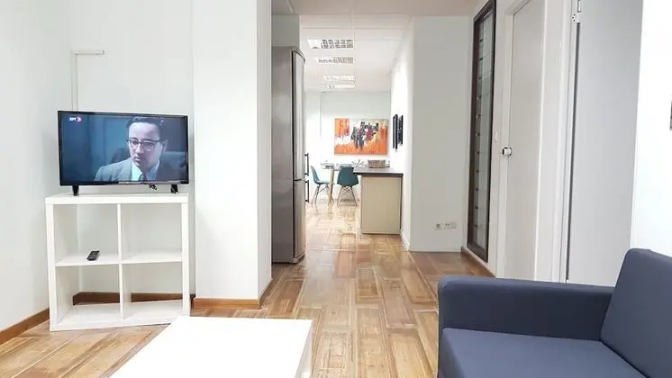 Apart Daire, 6 Yatak Odası