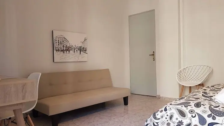 Apart Daire, 6 Yatak Odası