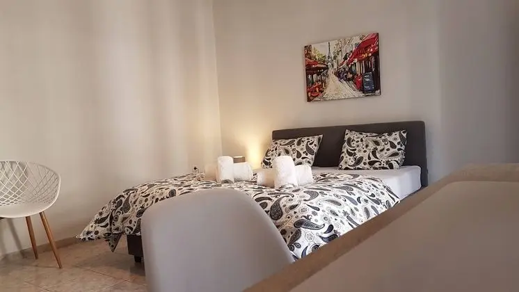 Apart Daire, 6 Yatak Odası