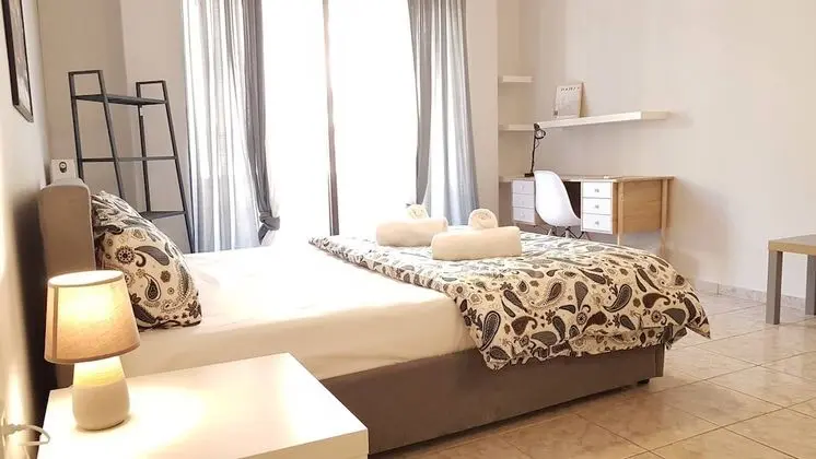 Apart Daire, 6 Yatak Odası