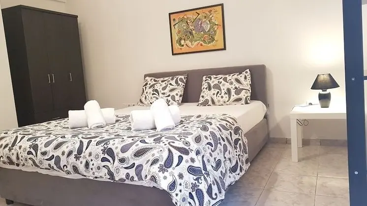 Apart Daire, 6 Yatak Odası