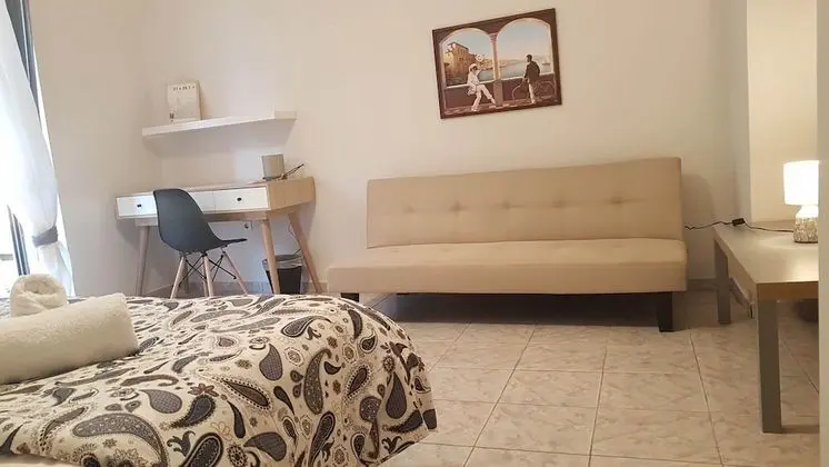 Apart Daire, 6 Yatak Odası