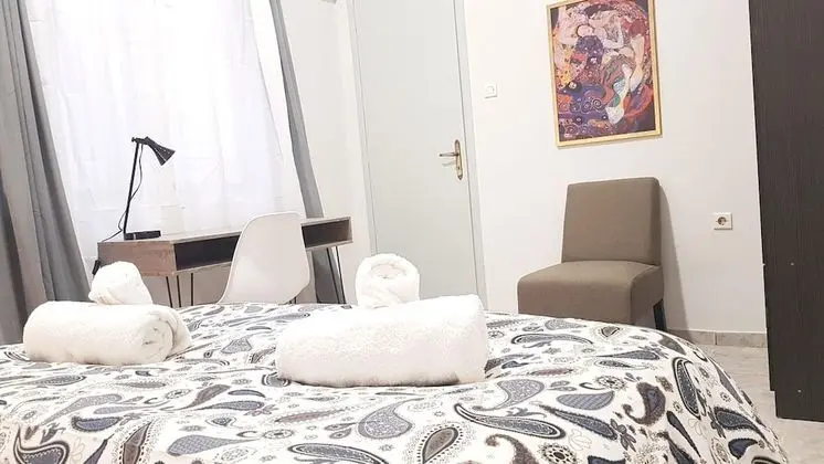 Apart Daire, 6 Yatak Odası