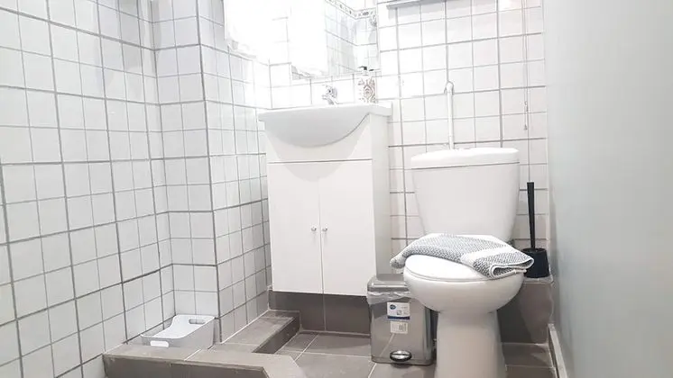 Apart Daire, 6 Yatak Odası