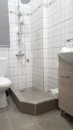 Apart Daire, 6 Yatak Odası