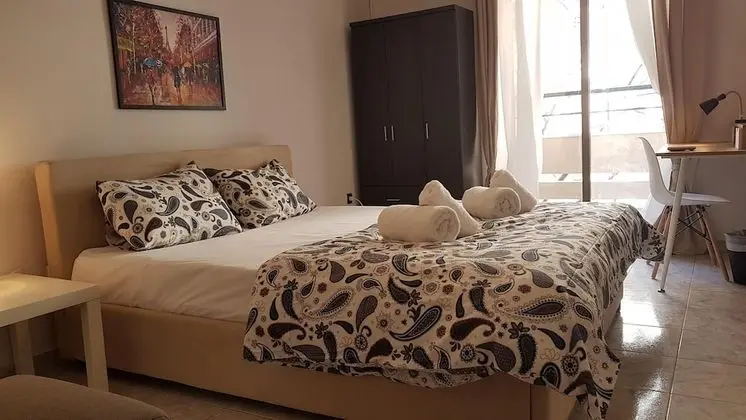 Apart Daire, 6 Yatak Odası