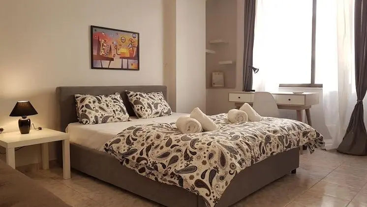 Apart Daire, 6 Yatak Odası