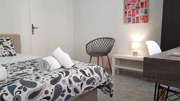 Apart Daire, 6 Yatak Odası