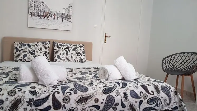 Apart Daire, 6 Yatak Odası