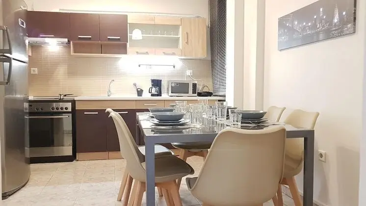 Apart Daire, 6 Yatak Odası