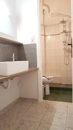 Apart Daire, 6 Yatak Odası