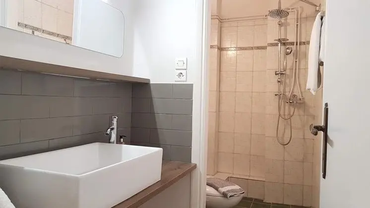 Apart Daire, 6 Yatak Odası