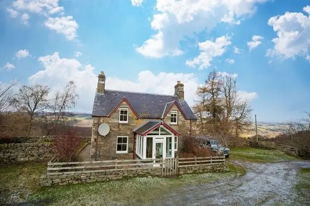 Kır Evi, Birden Çok Yatak, Dağ Manzaralı