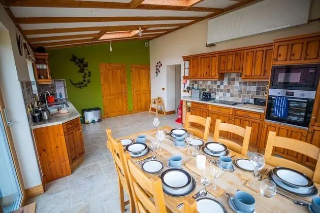 Kır Evi, Birden Çok Yatak, Dağ Manzaralı