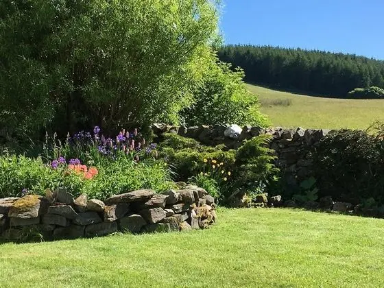Kır Evi, Birden Çok Yatak, Dağ Manzaralı
