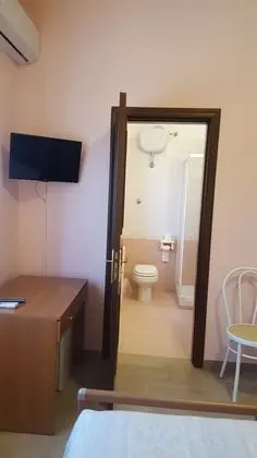 Economy Üç Kişilik Oda, 1 Yatak Odası, Sigara İçilebilir, Bahçe Manzaralı