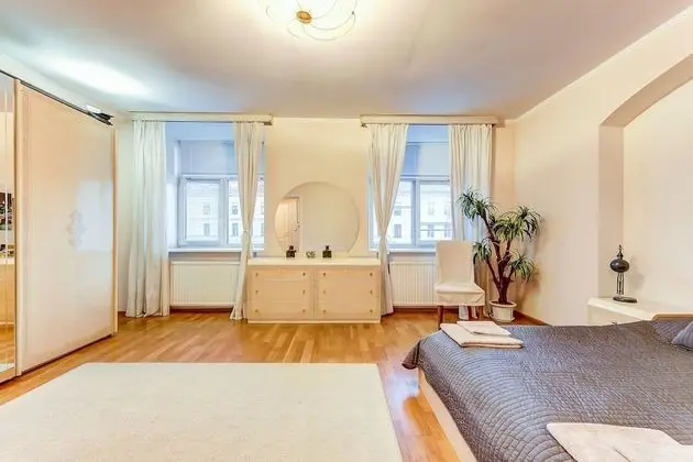 Apart Daire (19 Moika, 38)