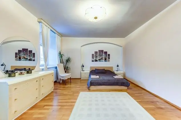Apart Daire (19 Moika, 38)